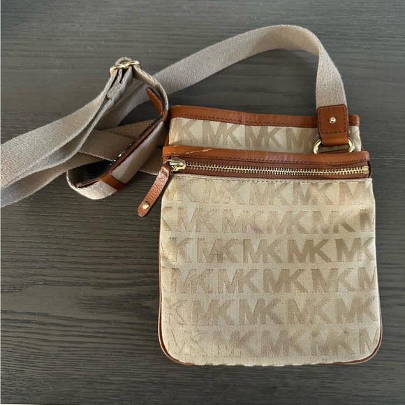 Michael Kors Crossbody Bag‎ Brown Tan - Picture 1 of 8